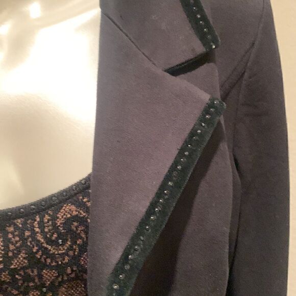 ST. JOHN BLAZER SIZE S - Picture 7 of 8